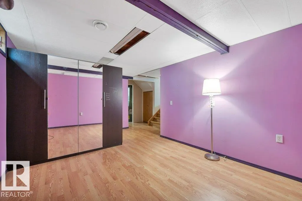 3536 19 AV NW