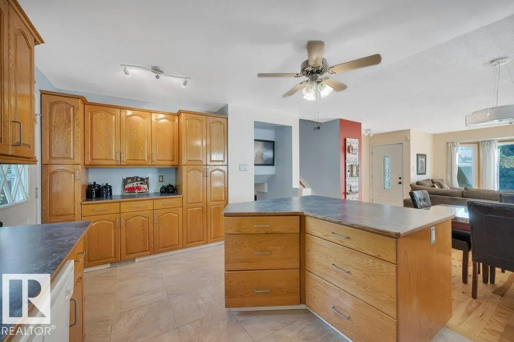 3536 19 AV NW
