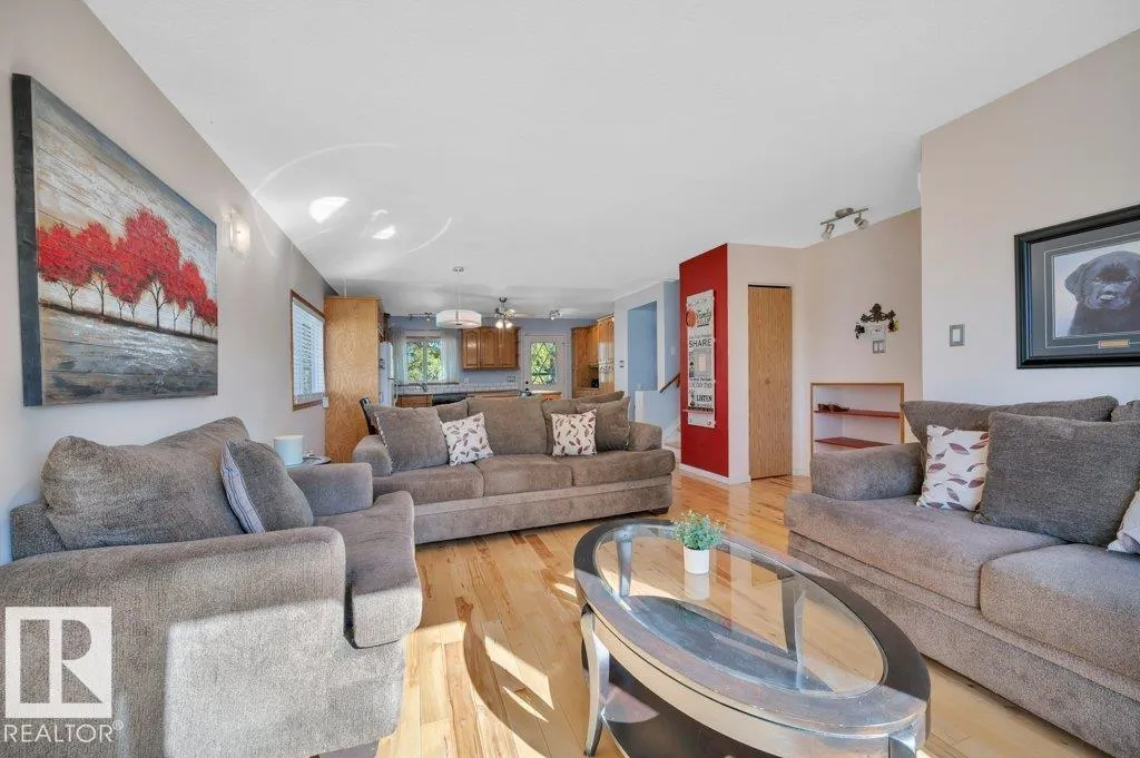 3536 19 AV NW