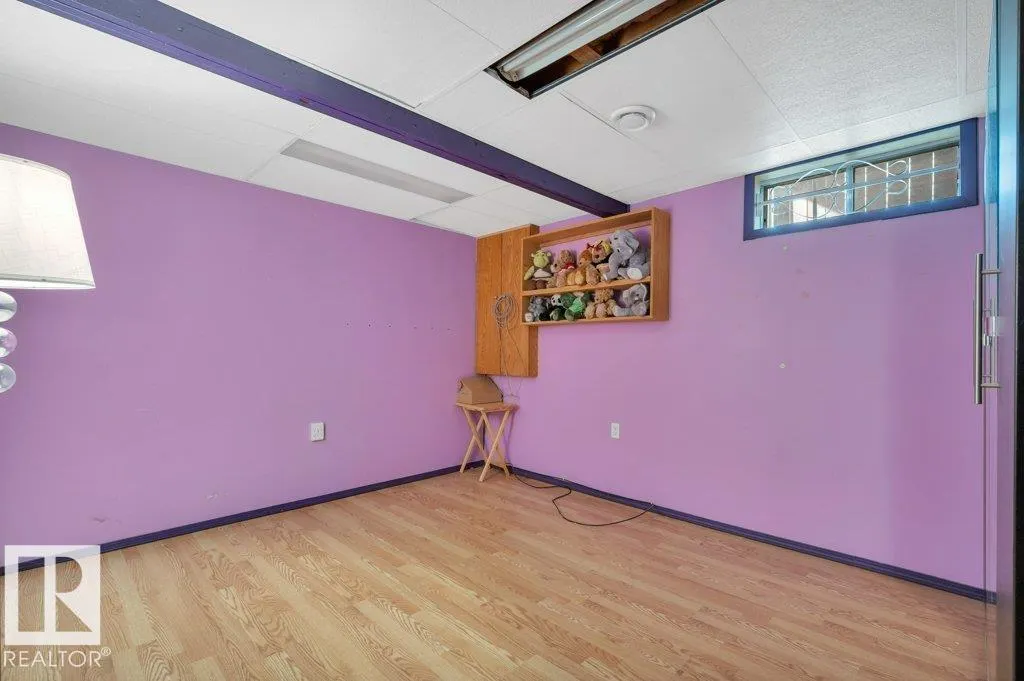 3536 19 AV NW