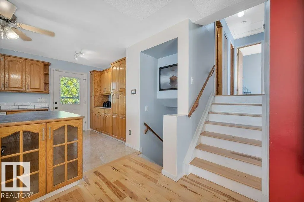 3536 19 AV NW