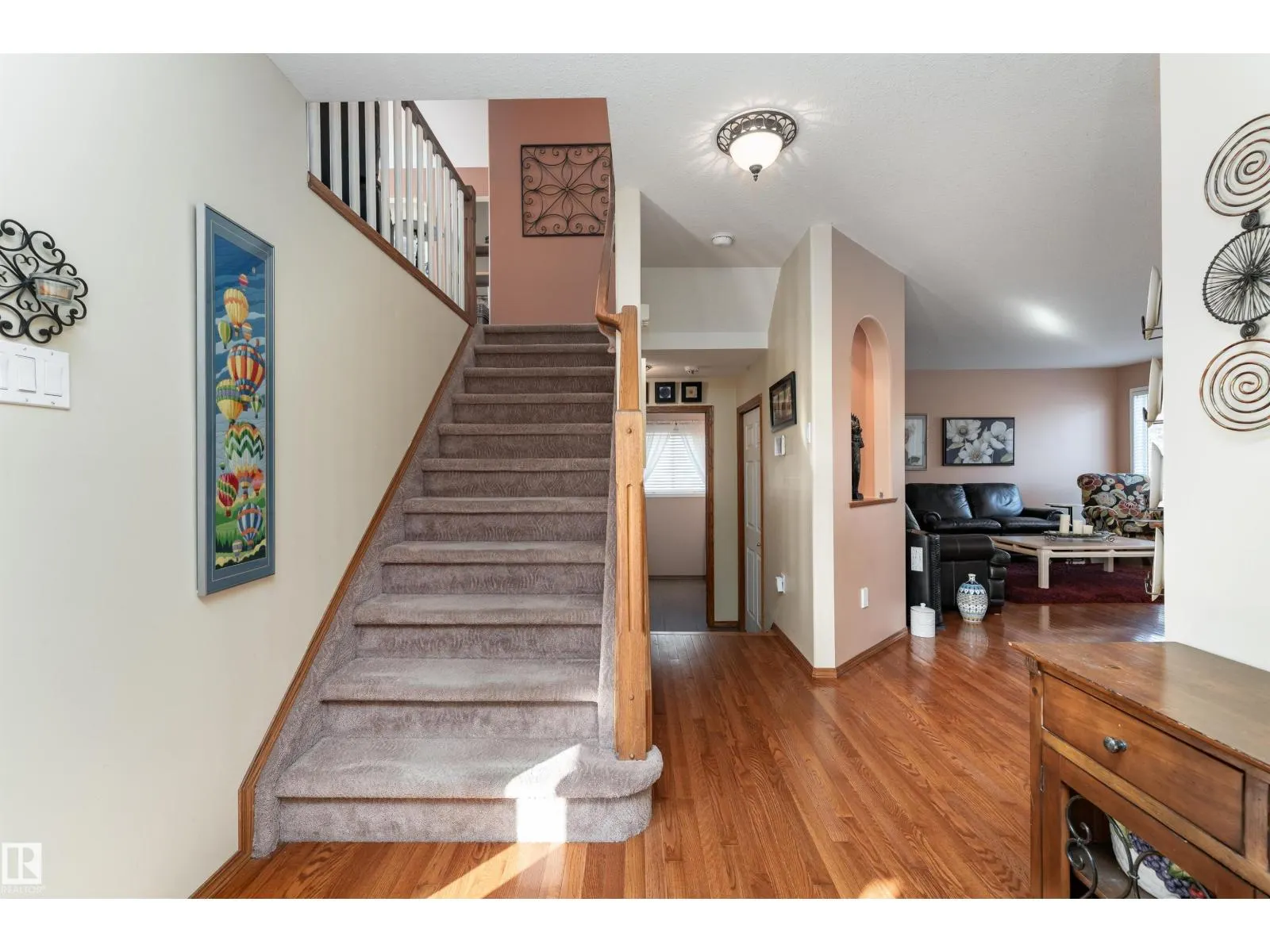 735 BALFOUR CL NW