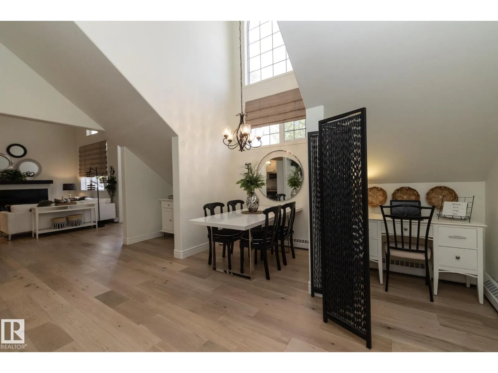 #304 14 MISSION AV
