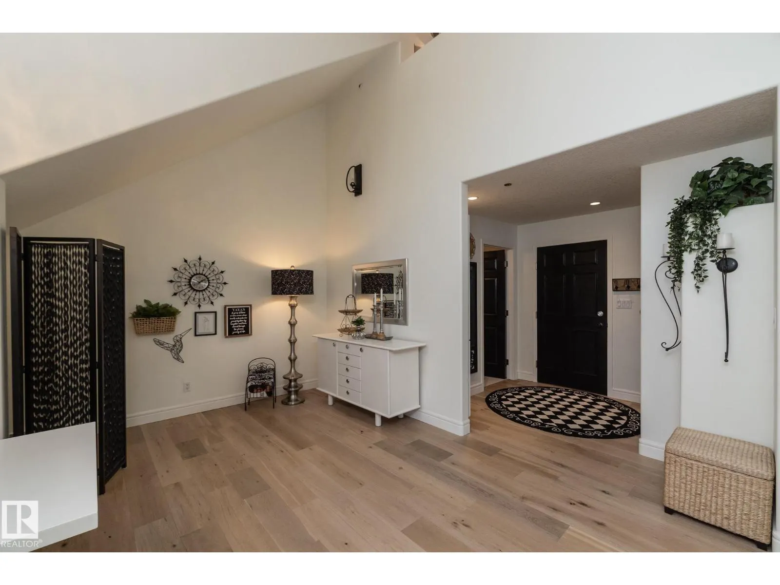 #304 14 MISSION AV