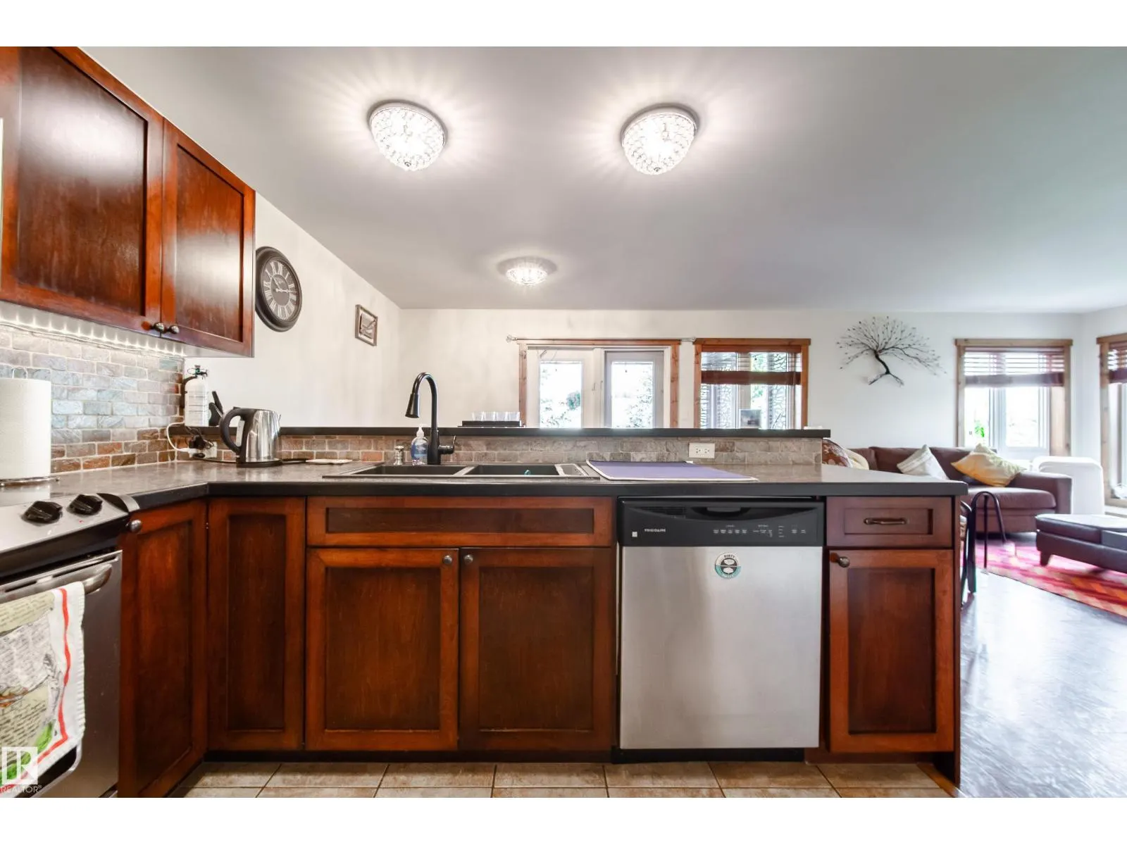 503 GRAYBRIAR GR