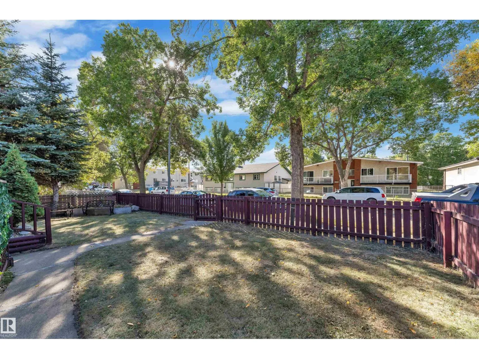 11815 46 ST NW