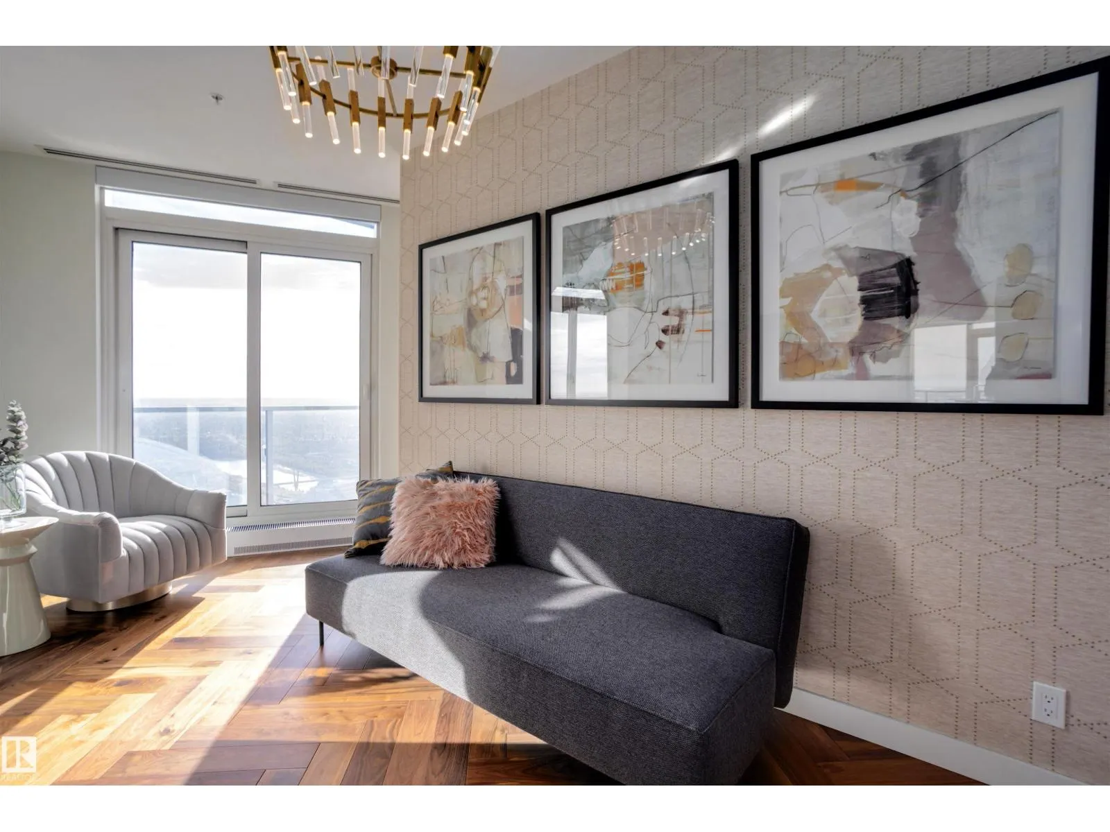 #5002 10360 102 ST NW NW