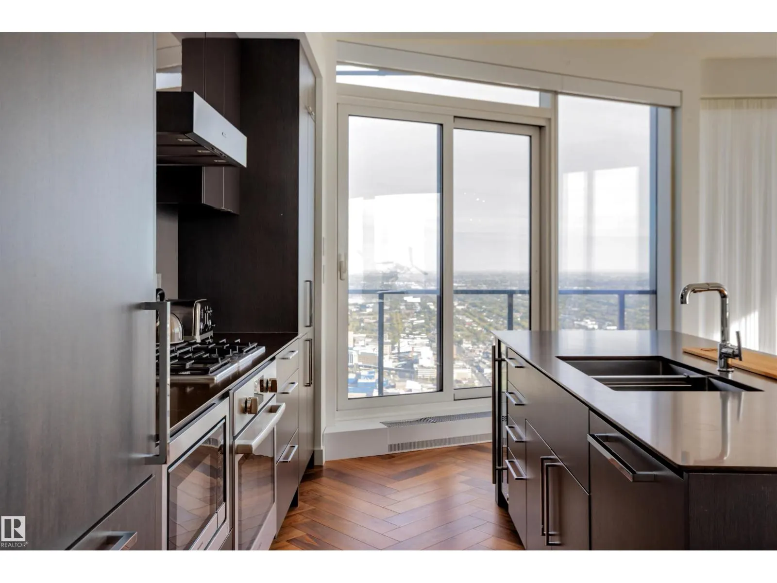 #5002 10360 102 ST NW NW