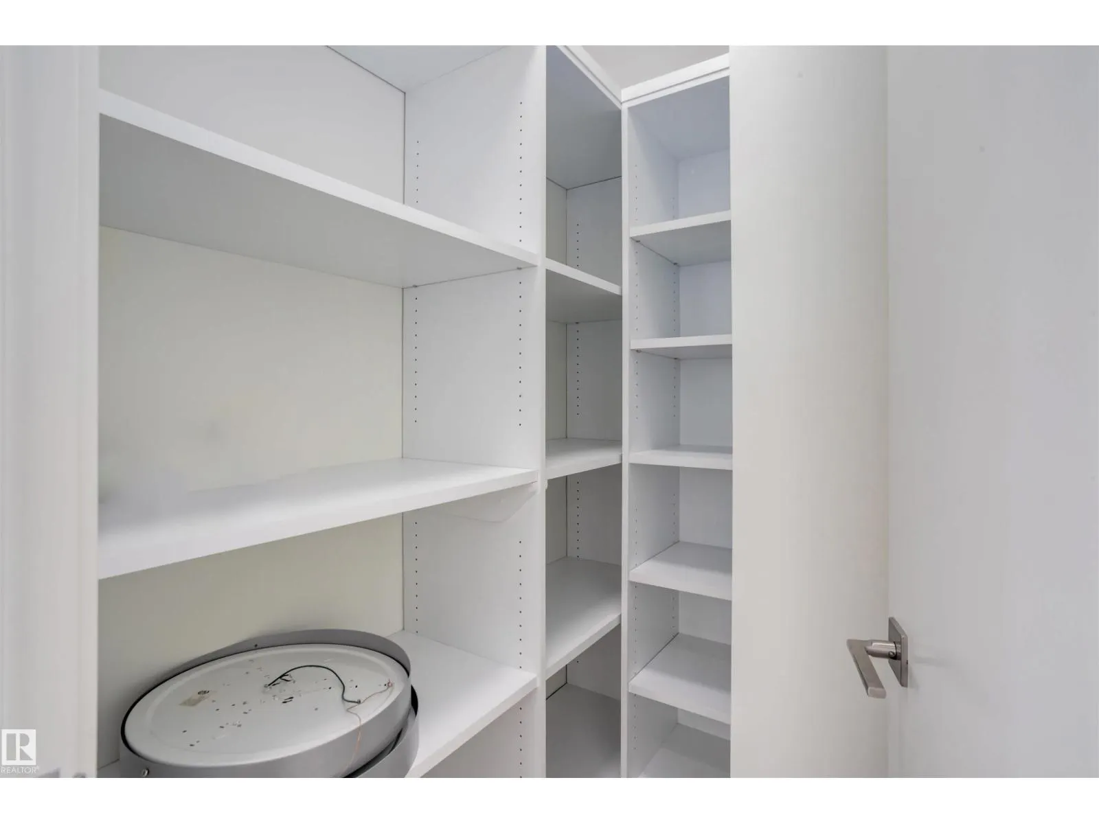 #5002 10360 102 ST NW NW