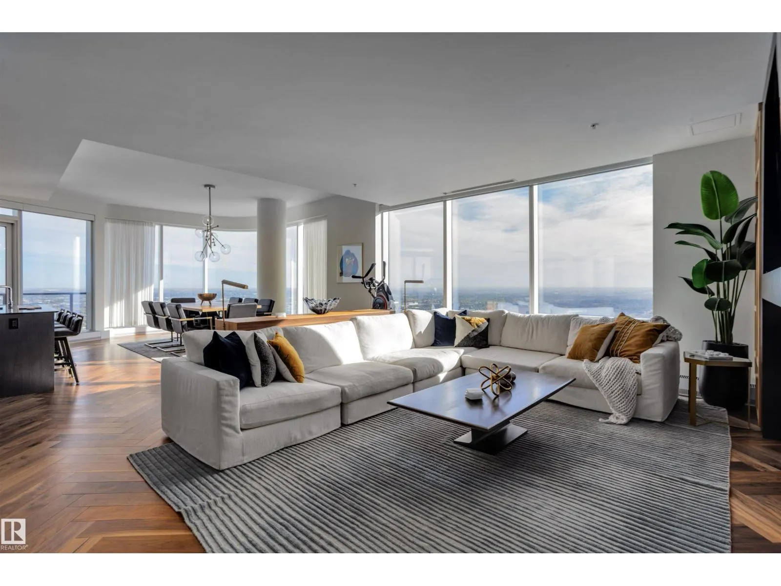 #5002 10360 102 ST NW NW