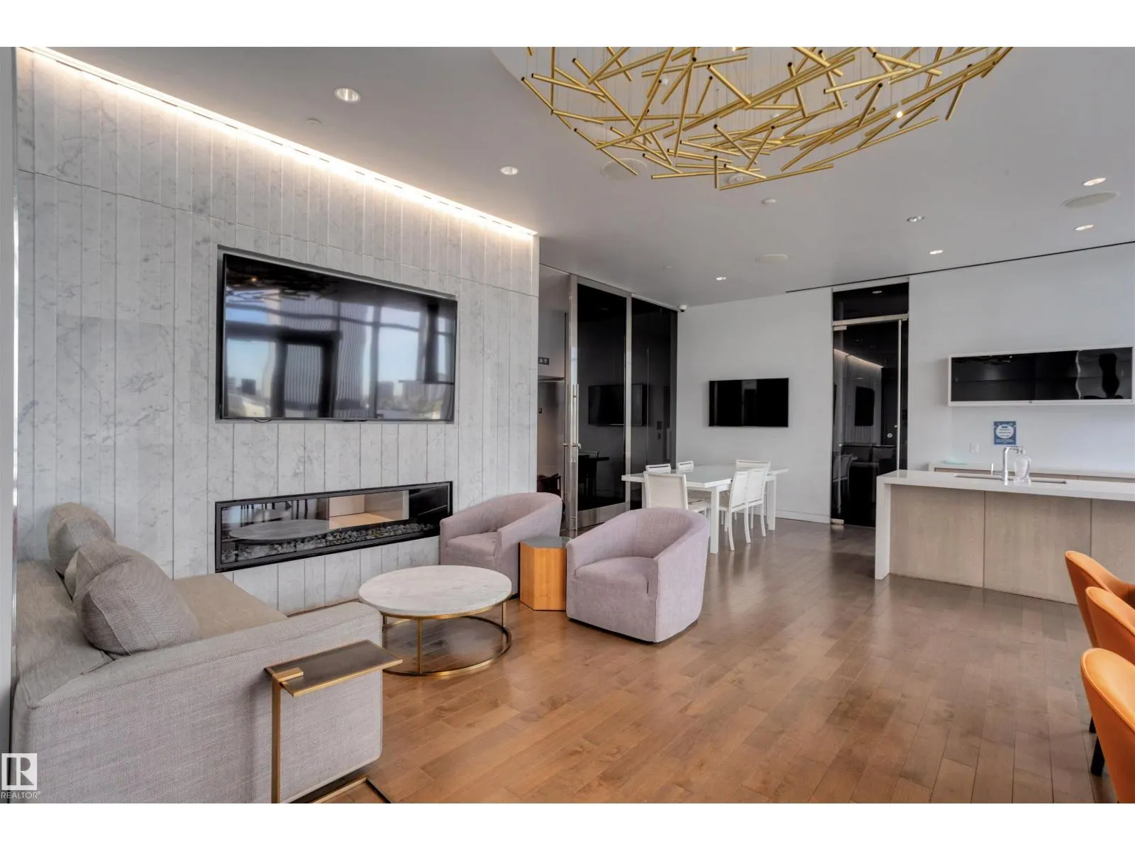 #5002 10360 102 ST NW NW