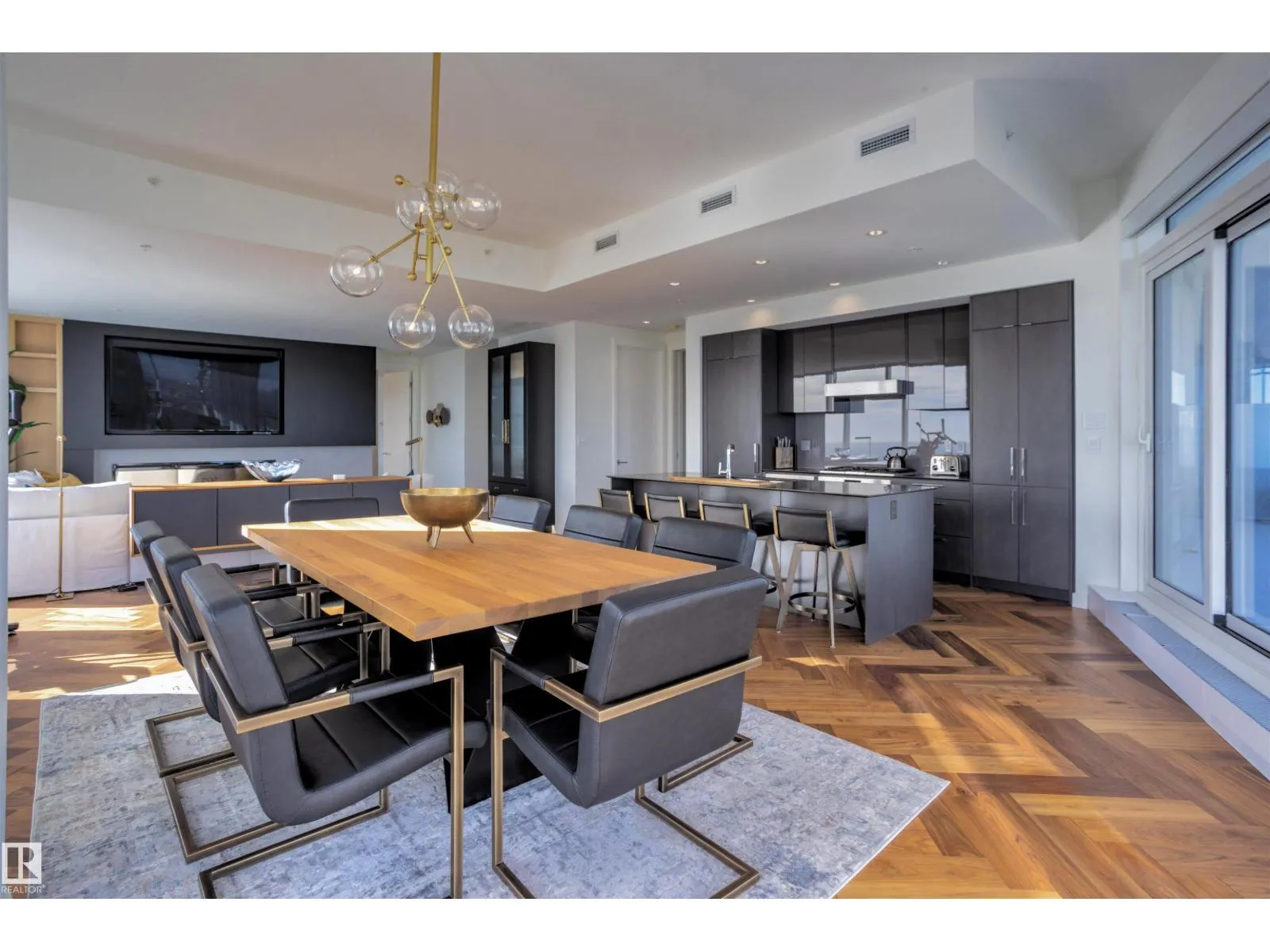 #5002 10360 102 ST NW NW