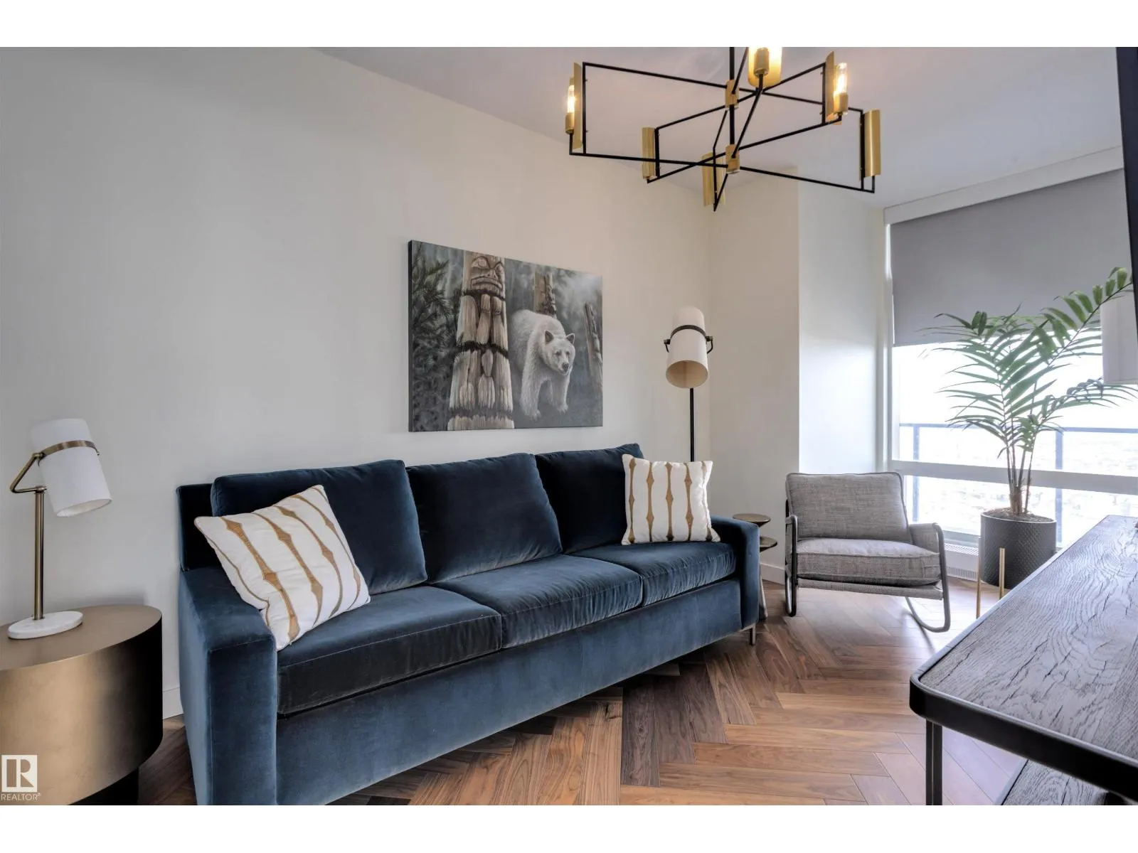 #5002 10360 102 ST NW NW