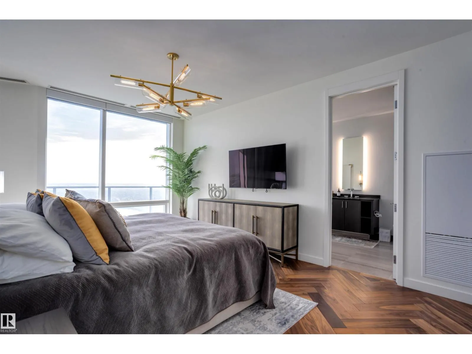 #5002 10360 102 ST NW NW