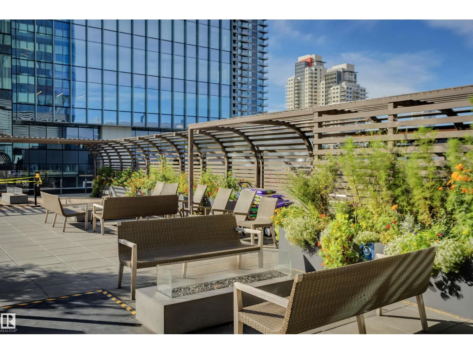 #5002 10360 102 ST NW NW