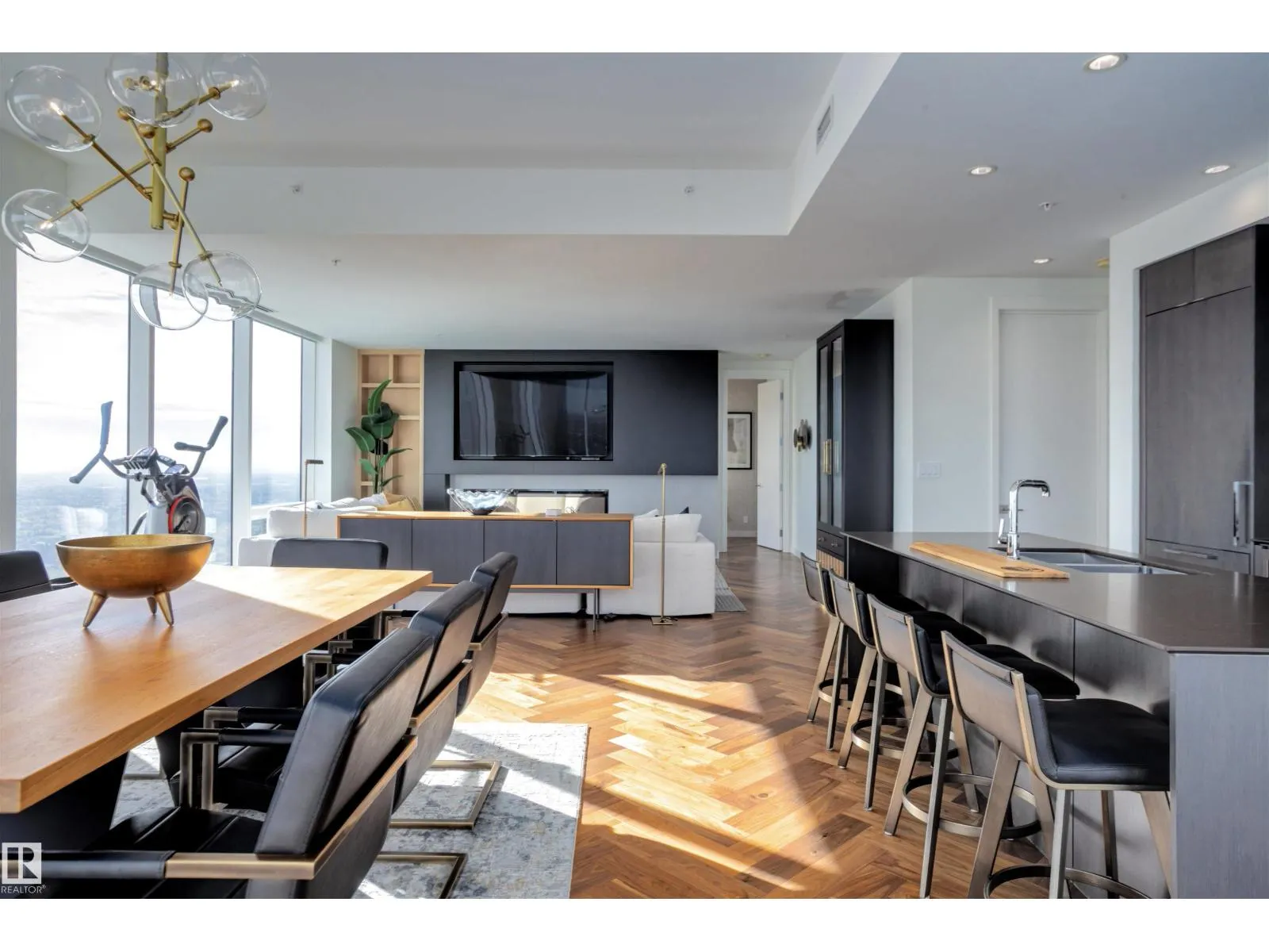 #5002 10360 102 ST NW NW