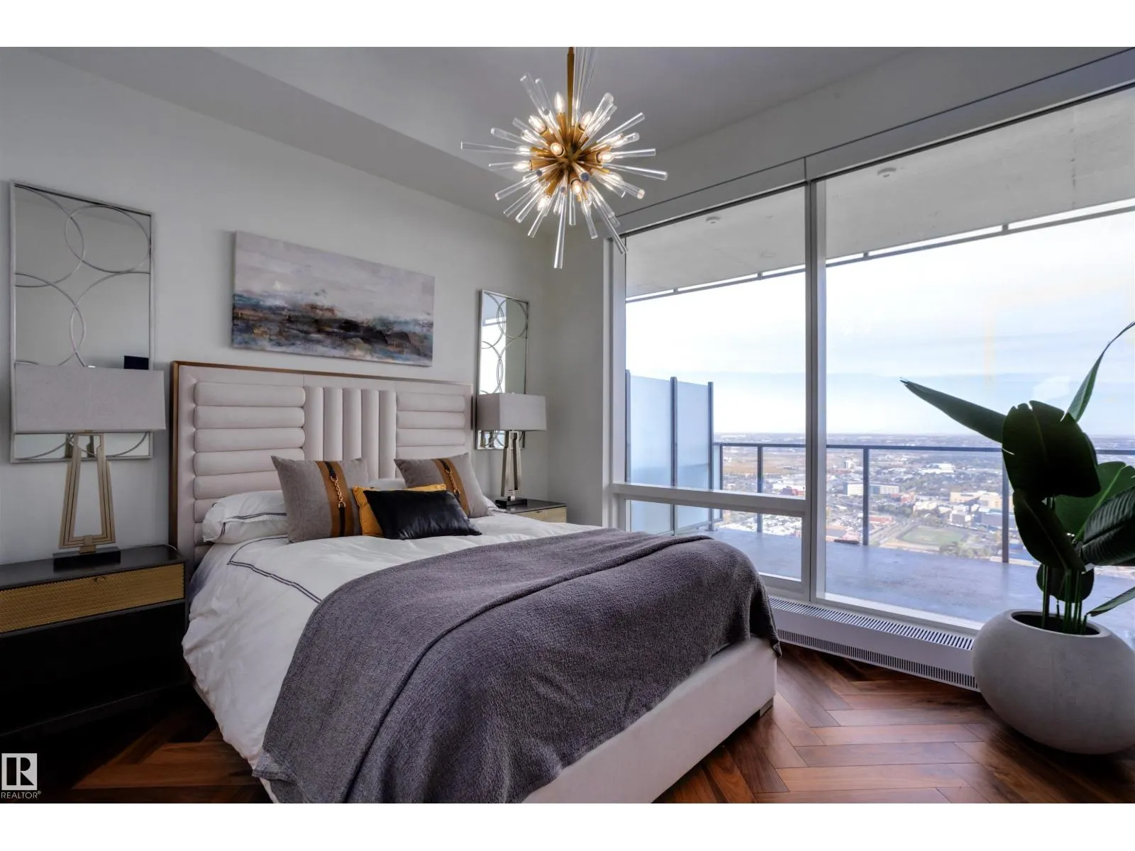 #5002 10360 102 ST NW NW