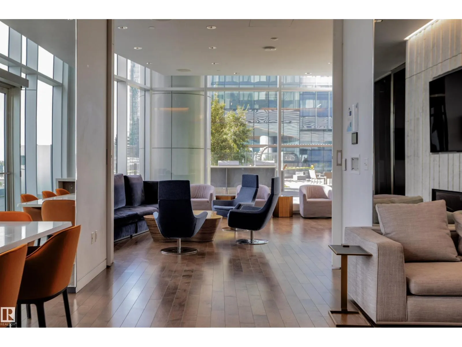 #5002 10360 102 ST NW NW