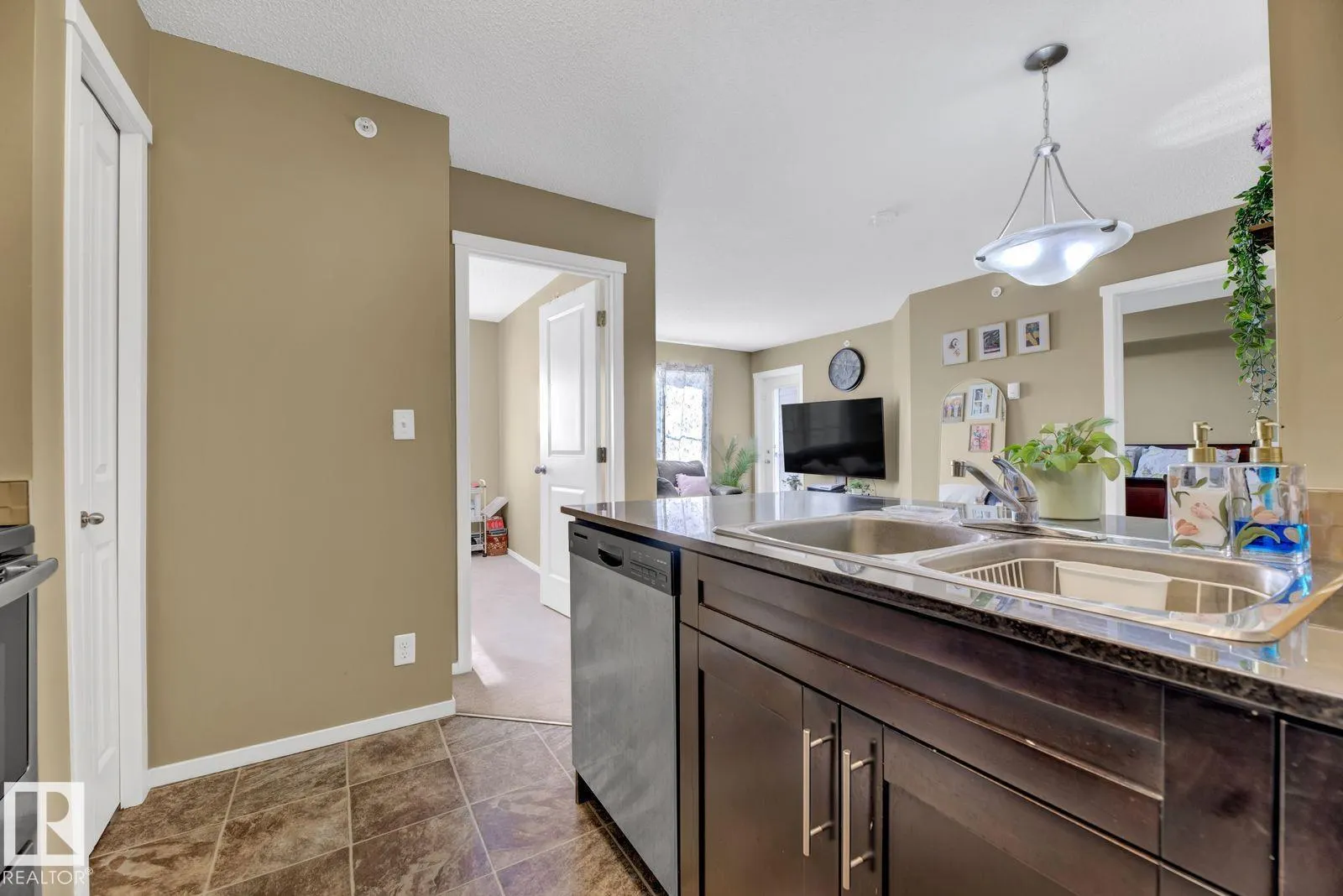 #405 1510 Watt Drive SW SW