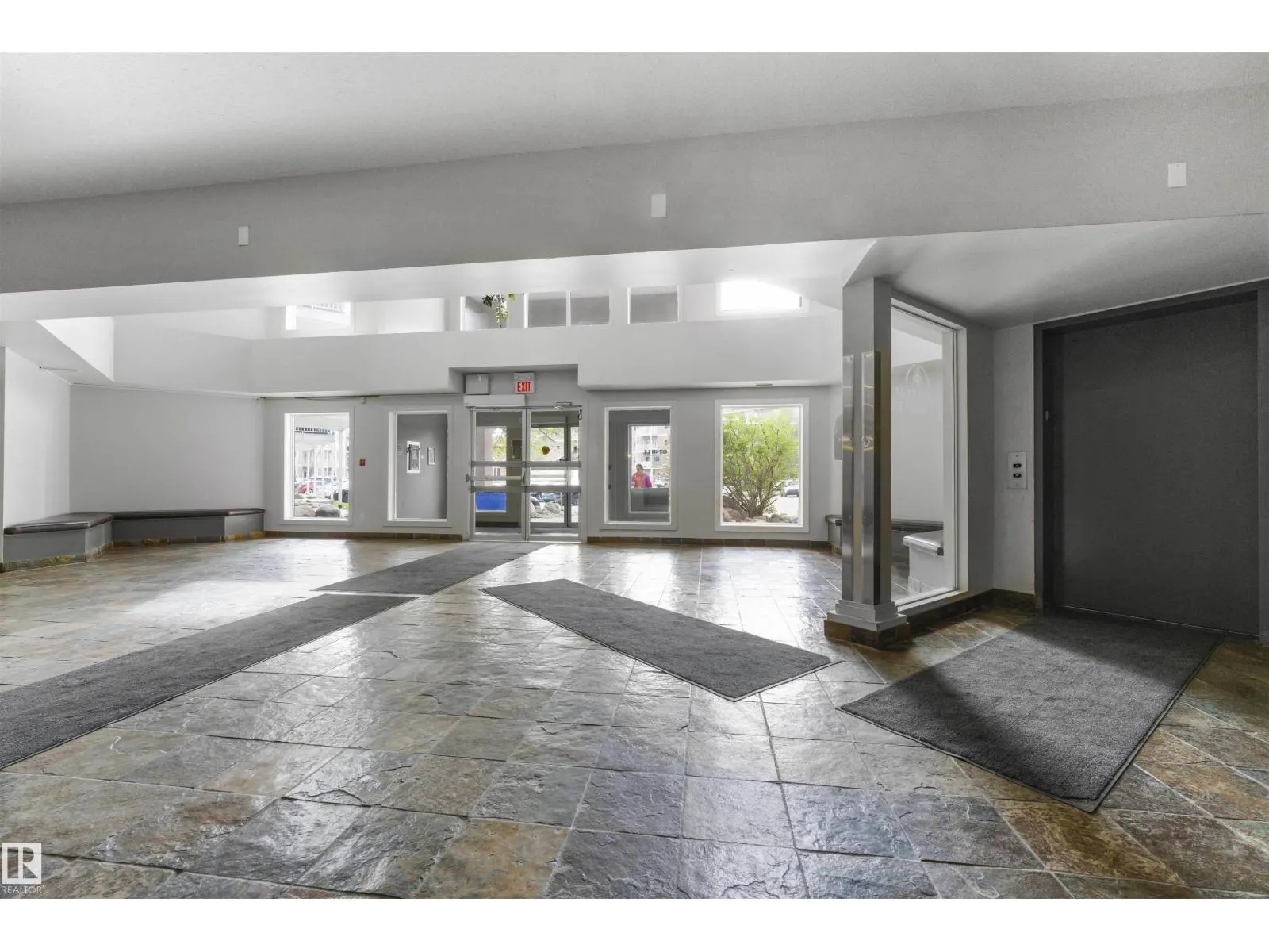 4312 139 AV NW