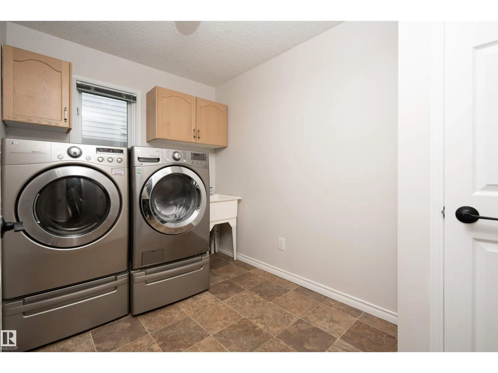 3203 145 AV NW