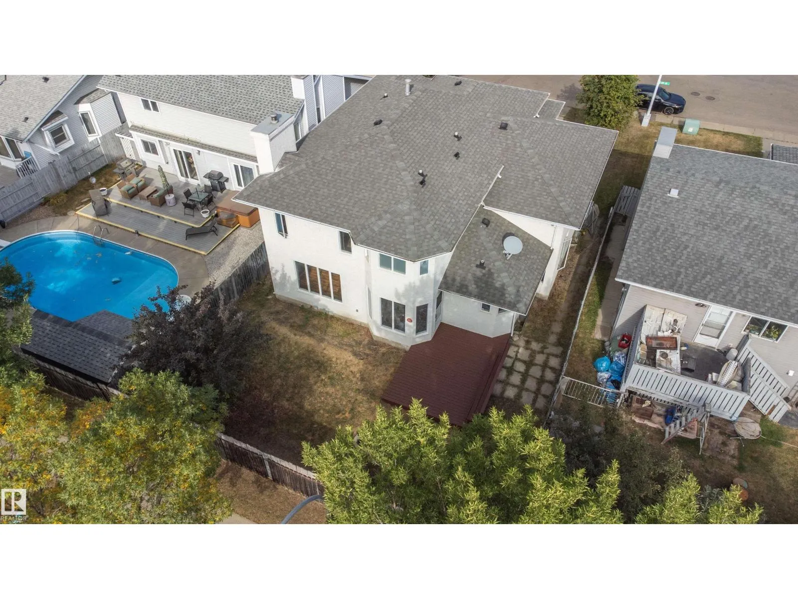 3203 145 AV NW