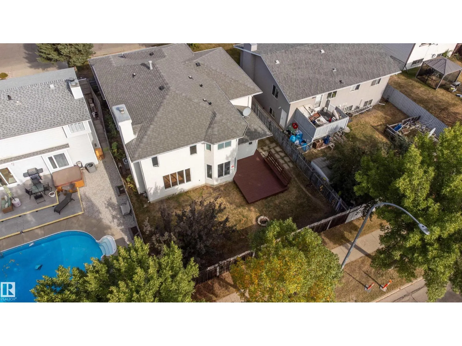 3203 145 AV NW