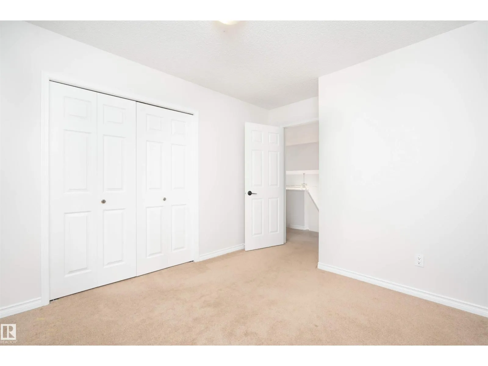 3203 145 AV NW