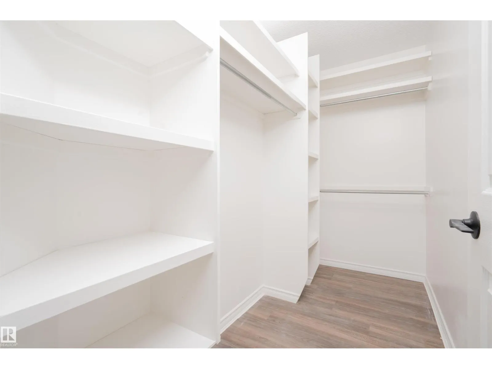 3203 145 AV NW