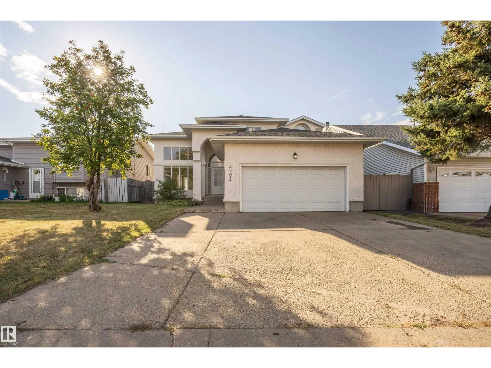 3203 145 AV NW