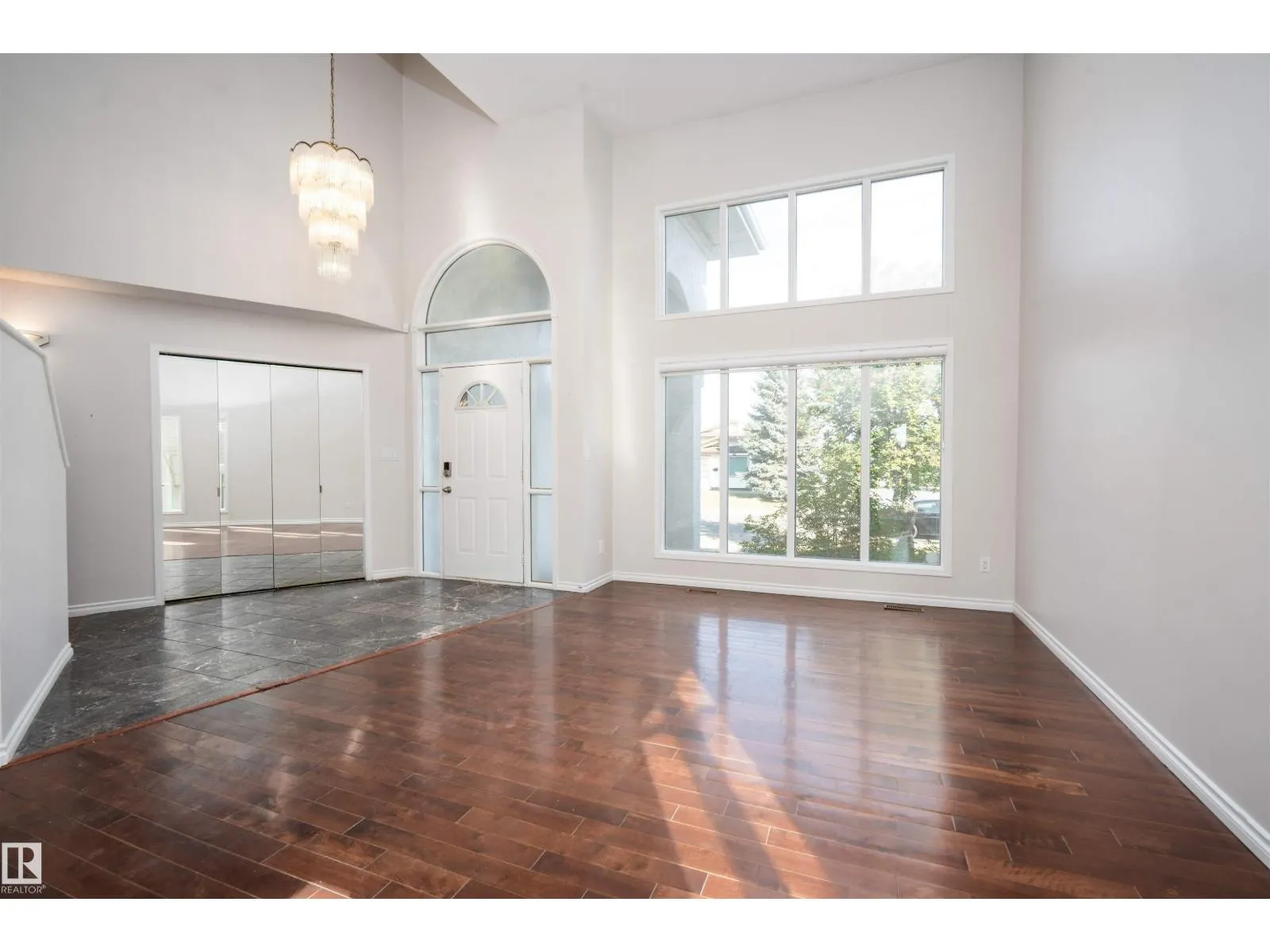 3203 145 AV NW