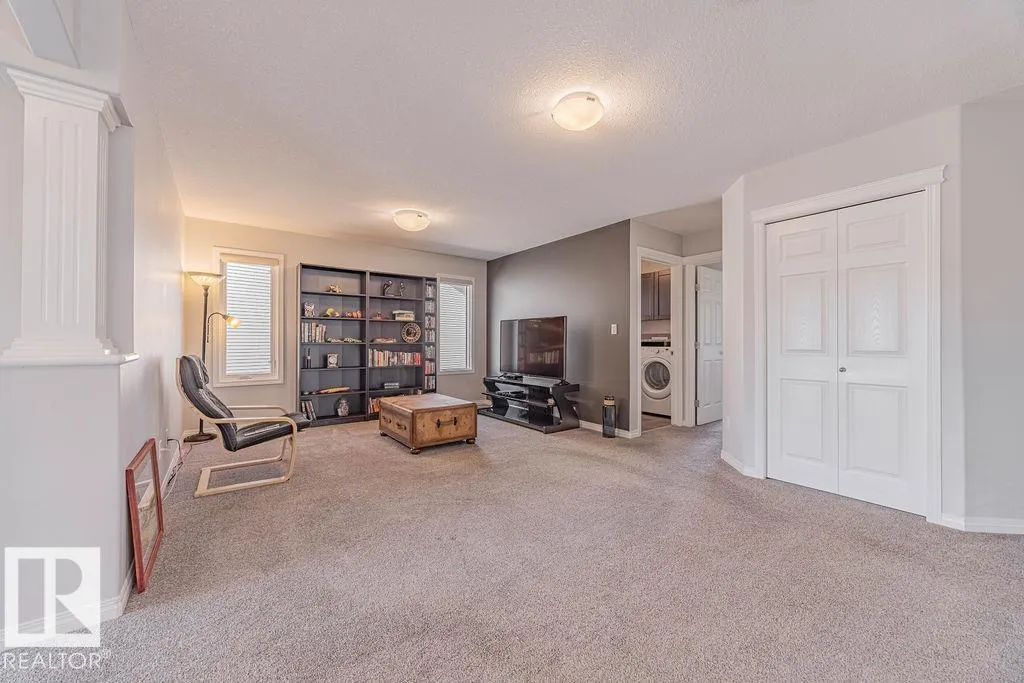 1019 COOPERS HAWK LI NW