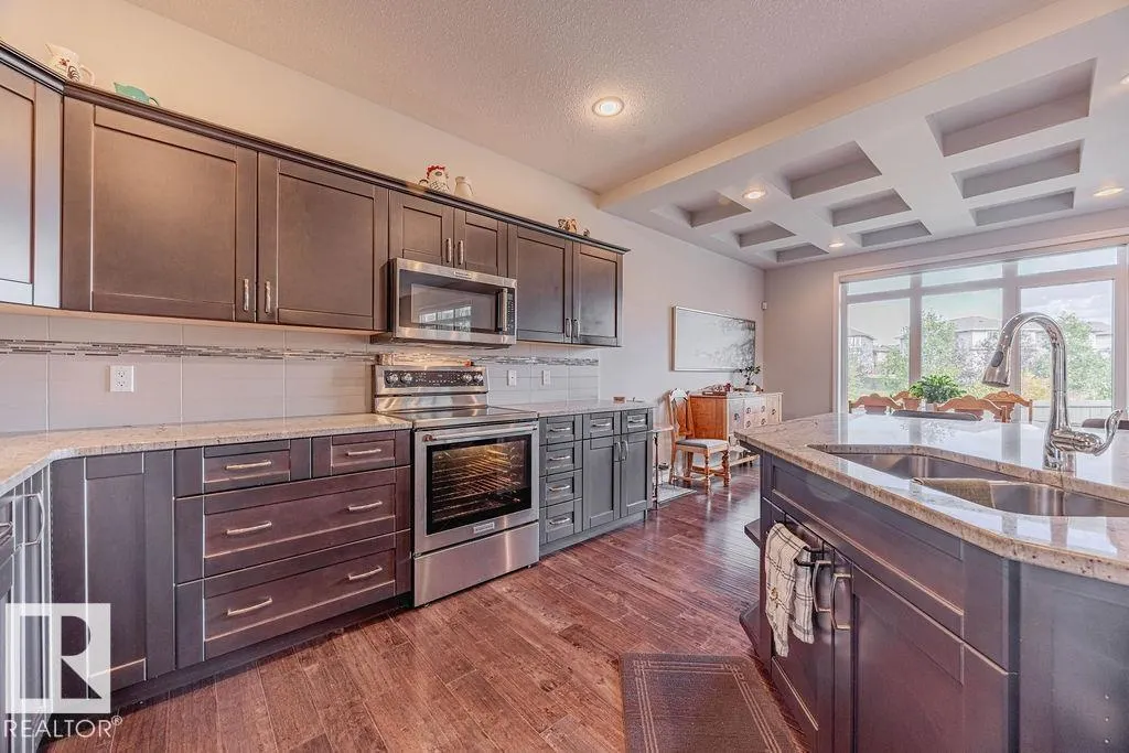 1019 COOPERS HAWK LI NW