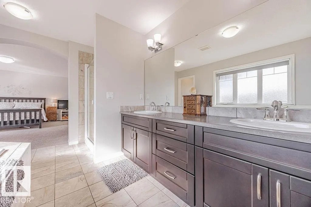 1019 COOPERS HAWK LI NW