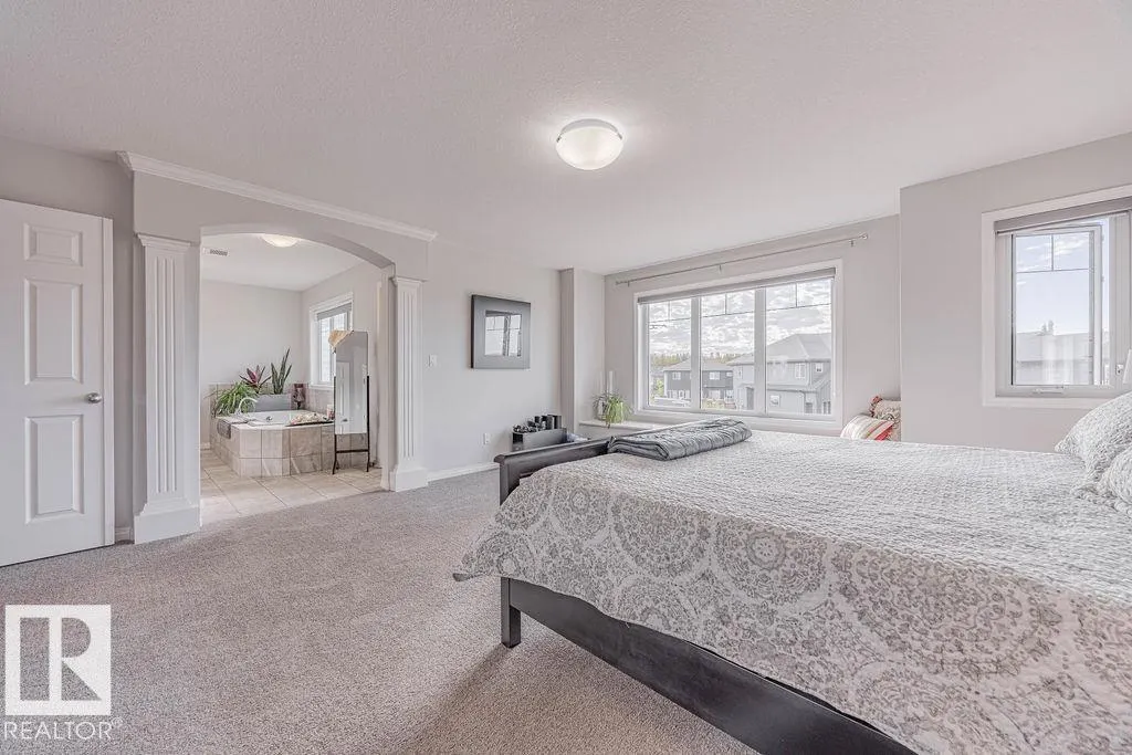 1019 COOPERS HAWK LI NW