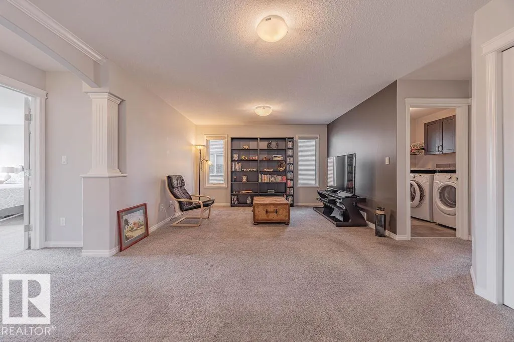 1019 COOPERS HAWK LI NW