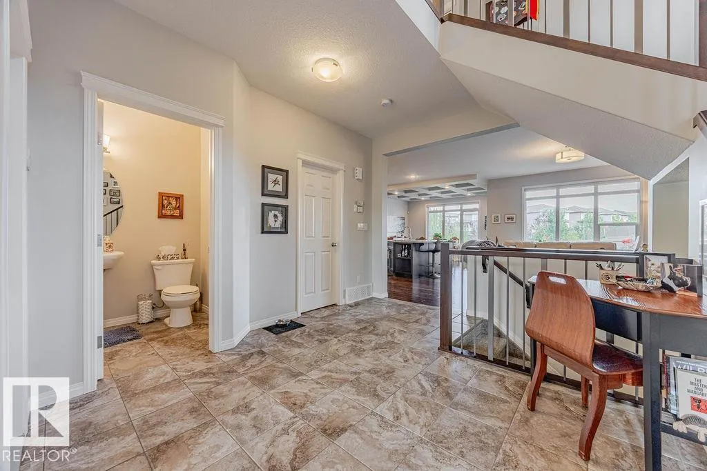 1019 COOPERS HAWK LI NW