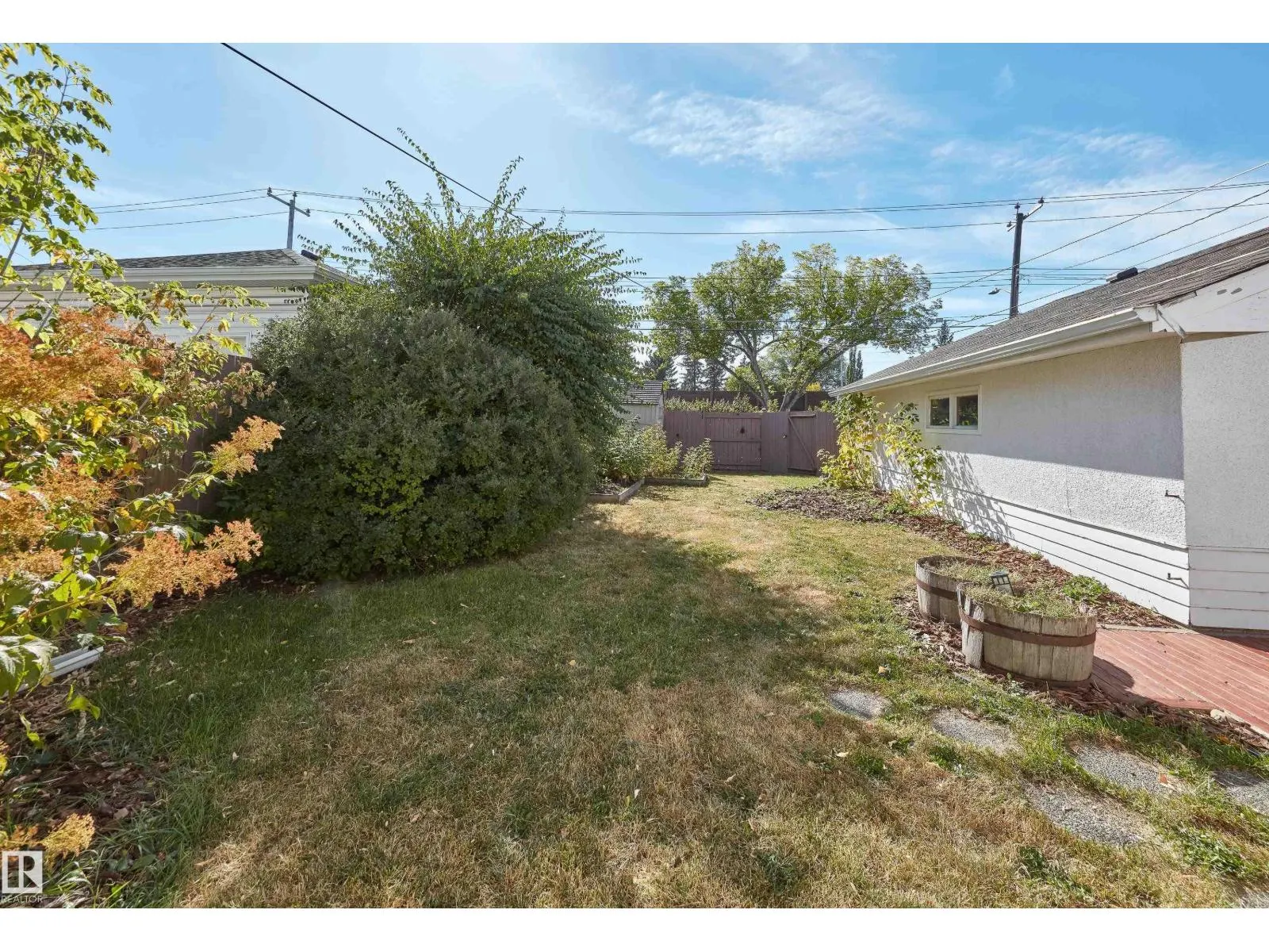 11407 46 AV NW