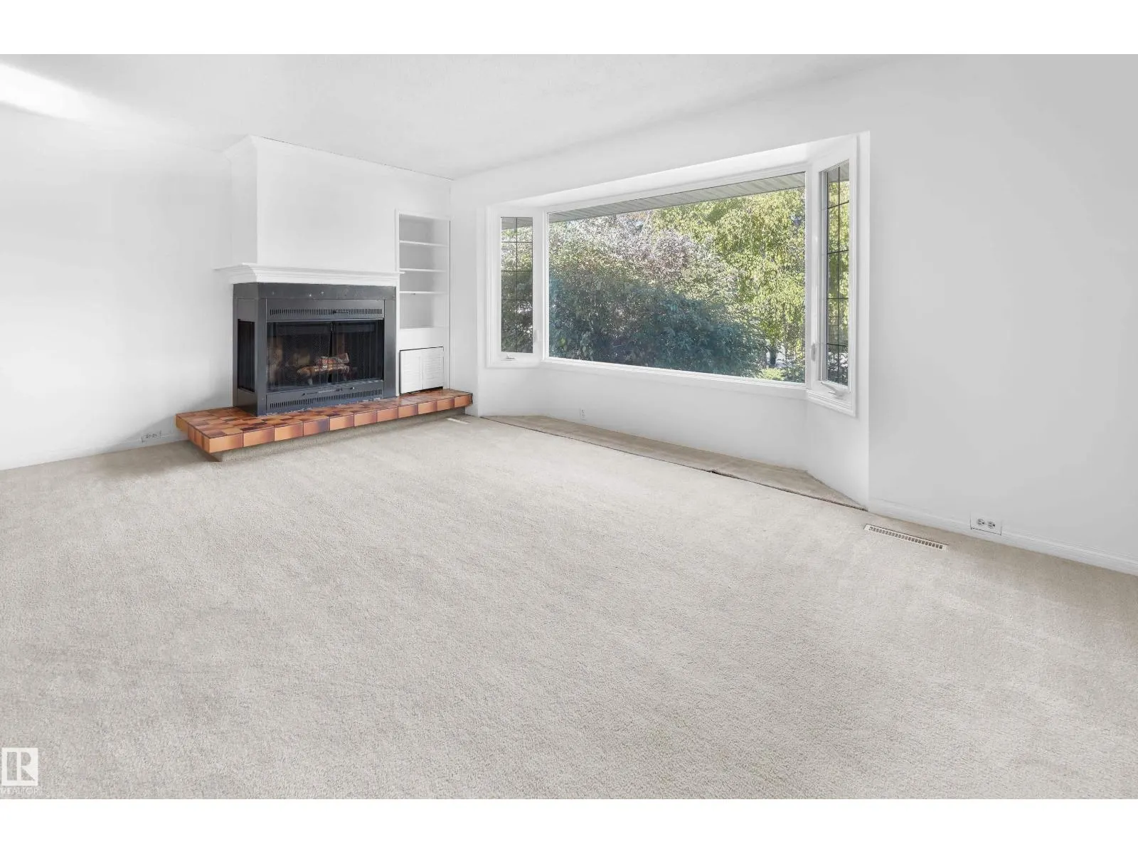 11407 46 AV NW