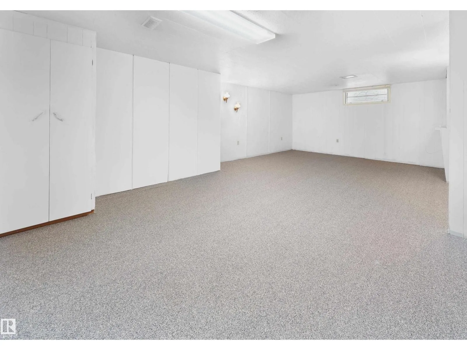 11407 46 AV NW