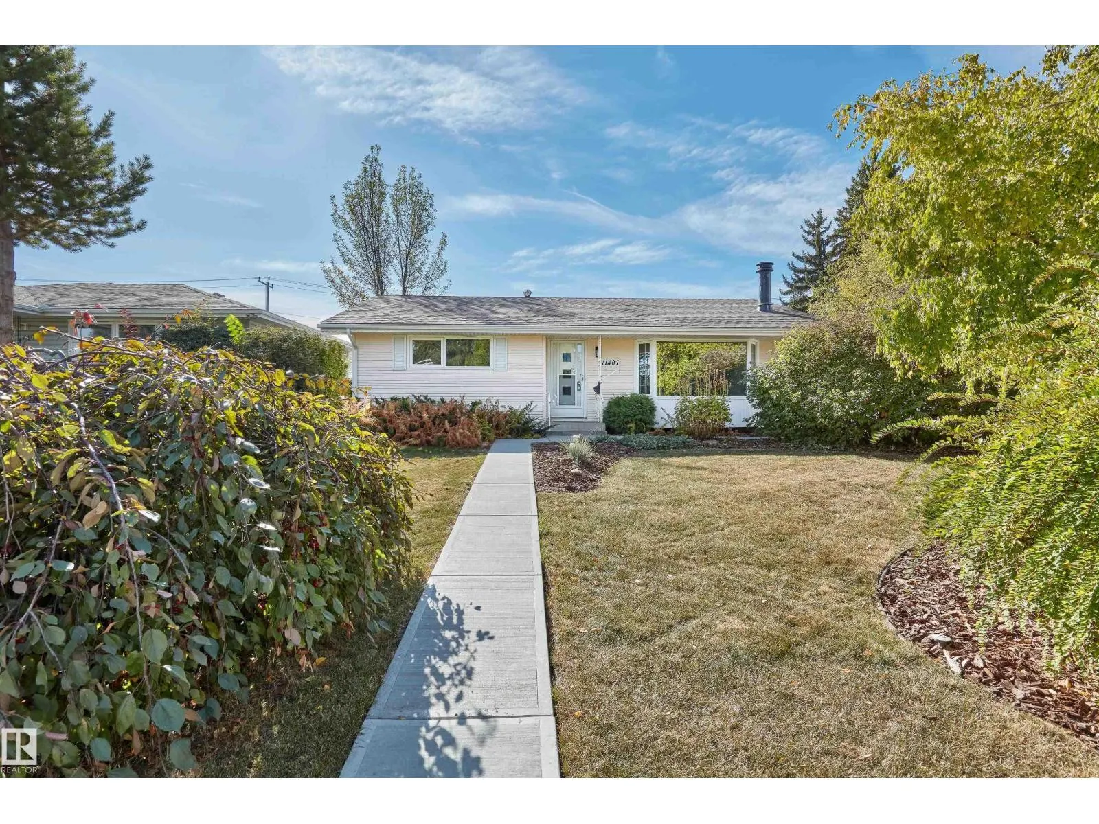 11407 46 AV NW