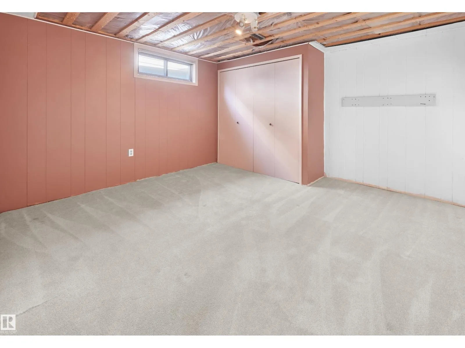 11407 46 AV NW