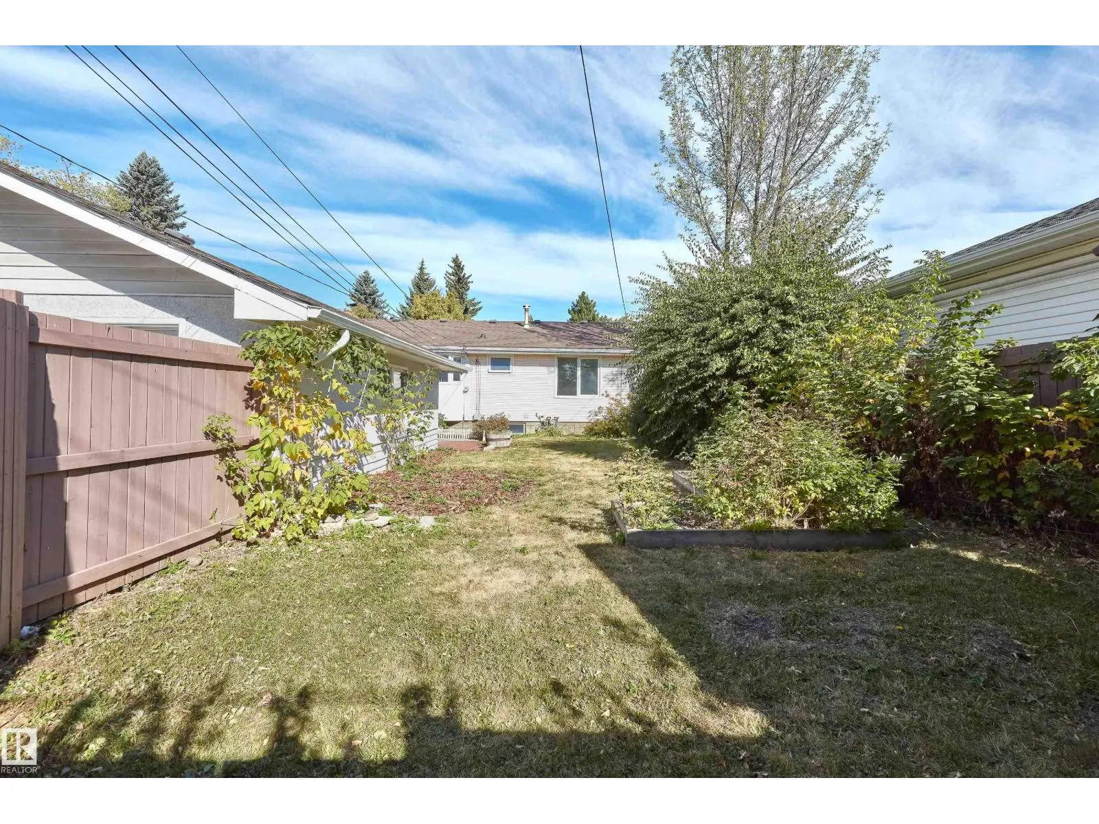 11407 46 AV NW