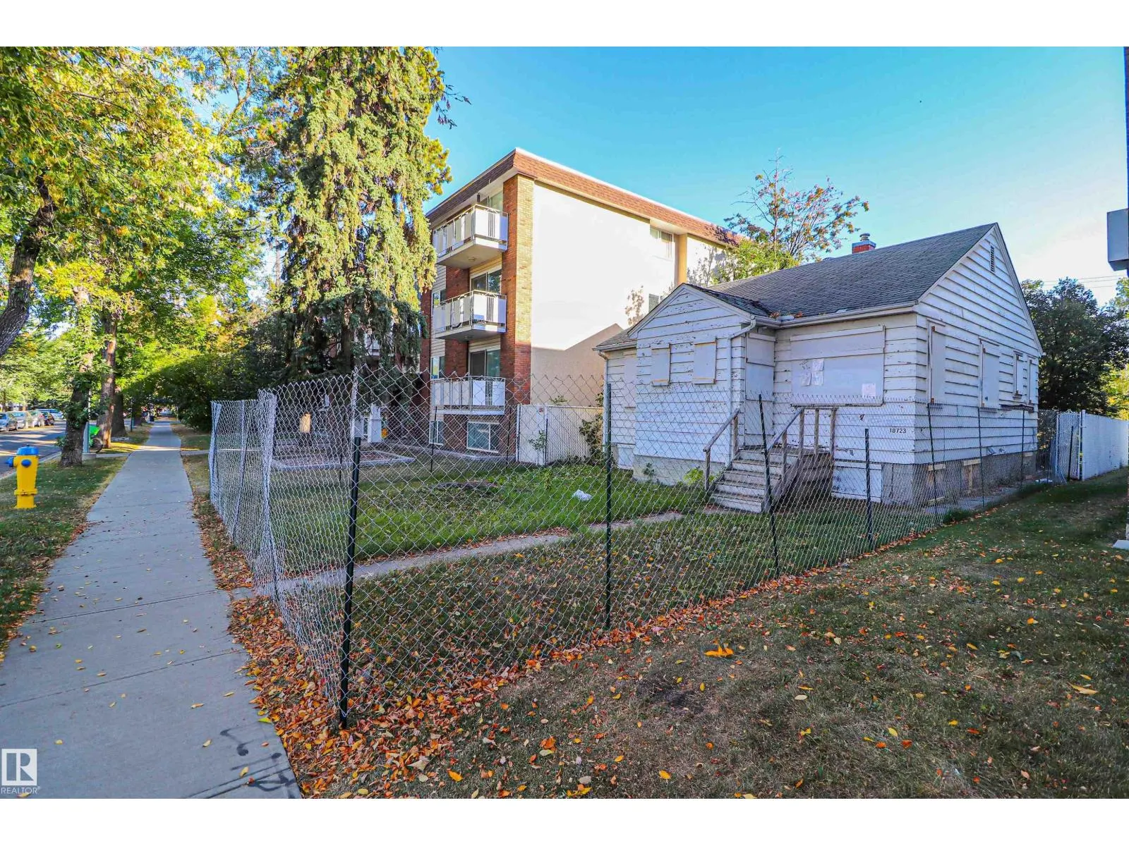 10723 81 AV NW NW