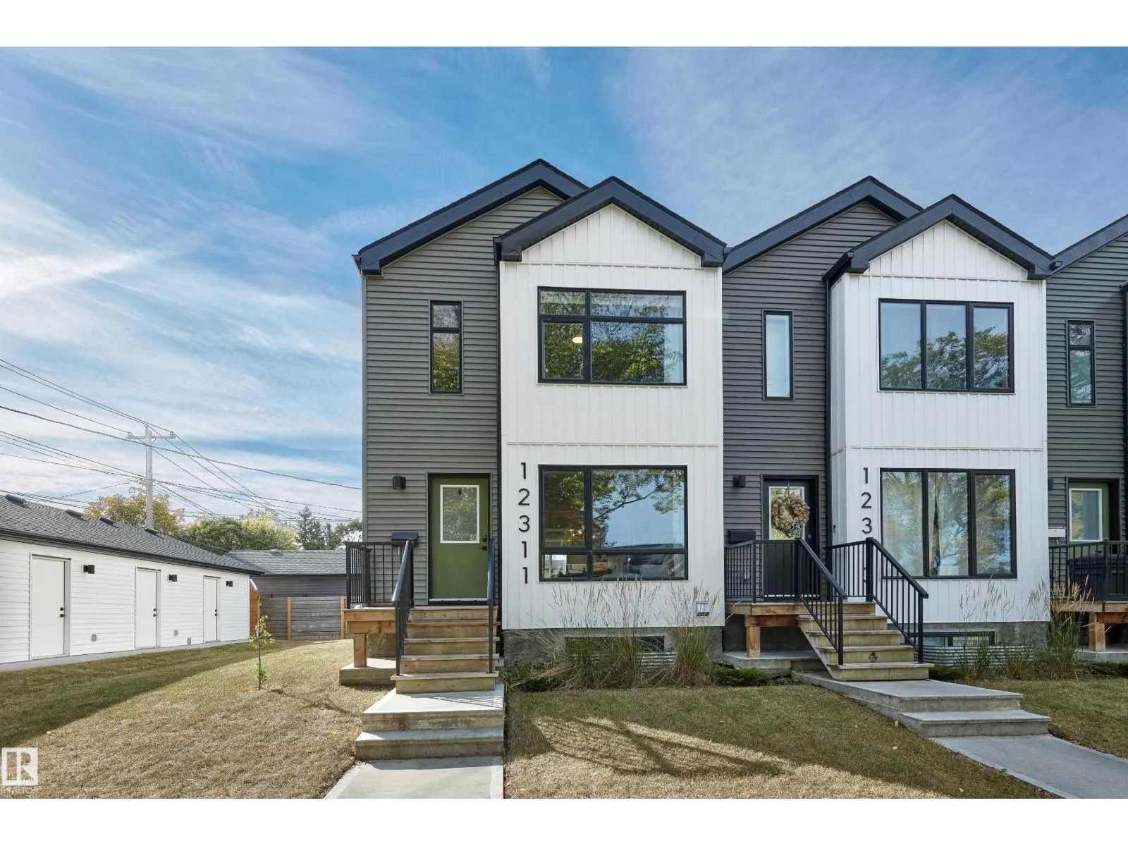 12311 121 AV NW