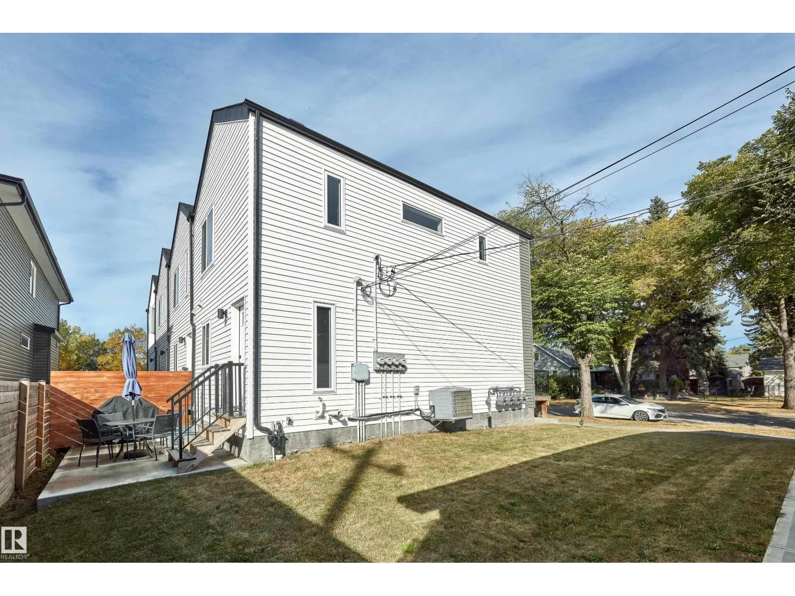 12311 121 AV NW
