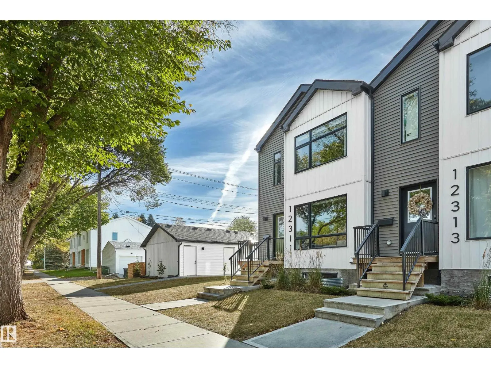 12311 121 AV NW