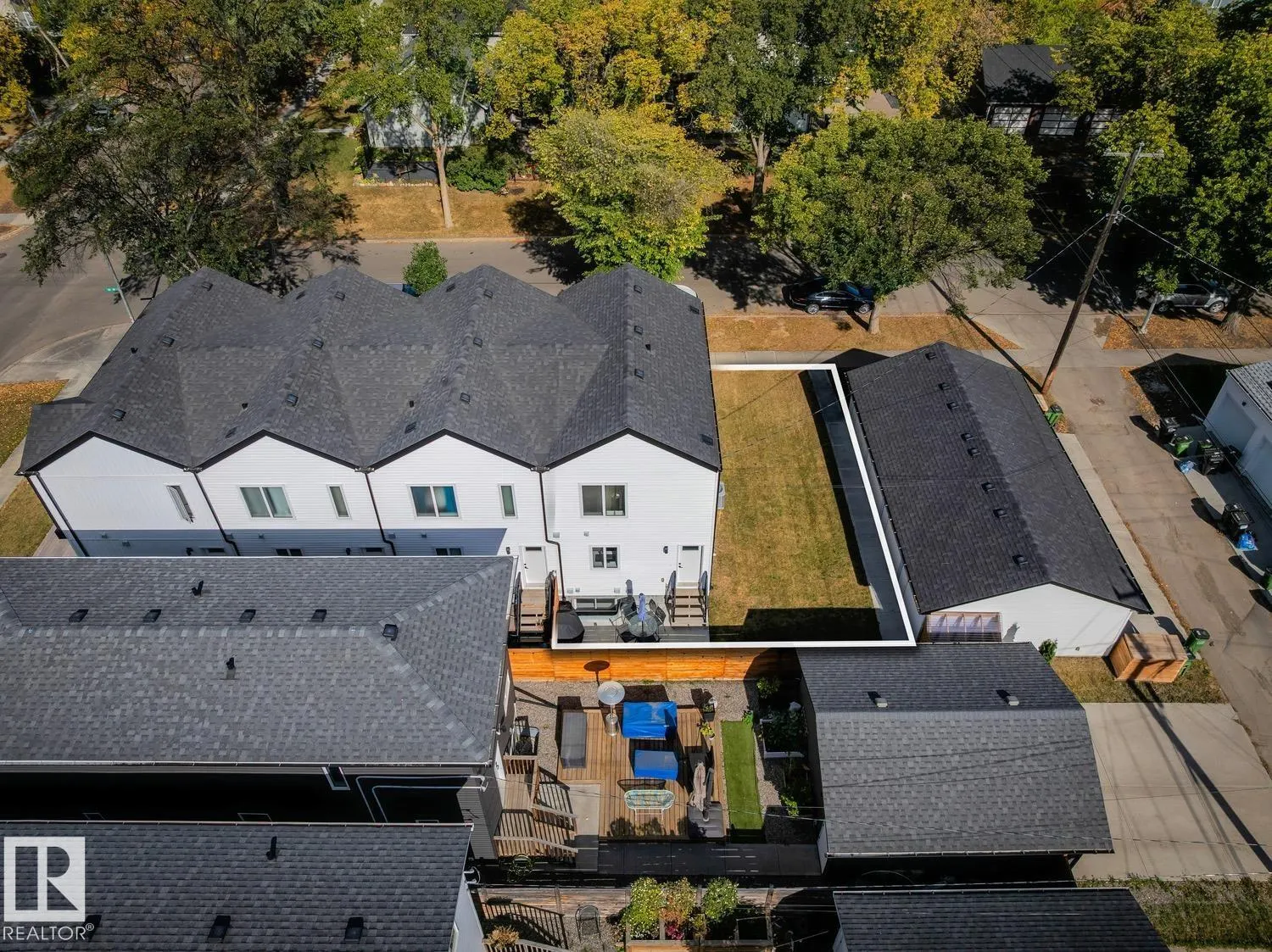 12311 121 AV NW