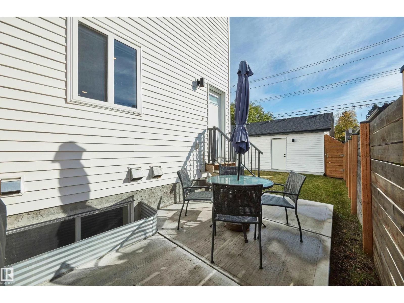 12311 121 AV NW