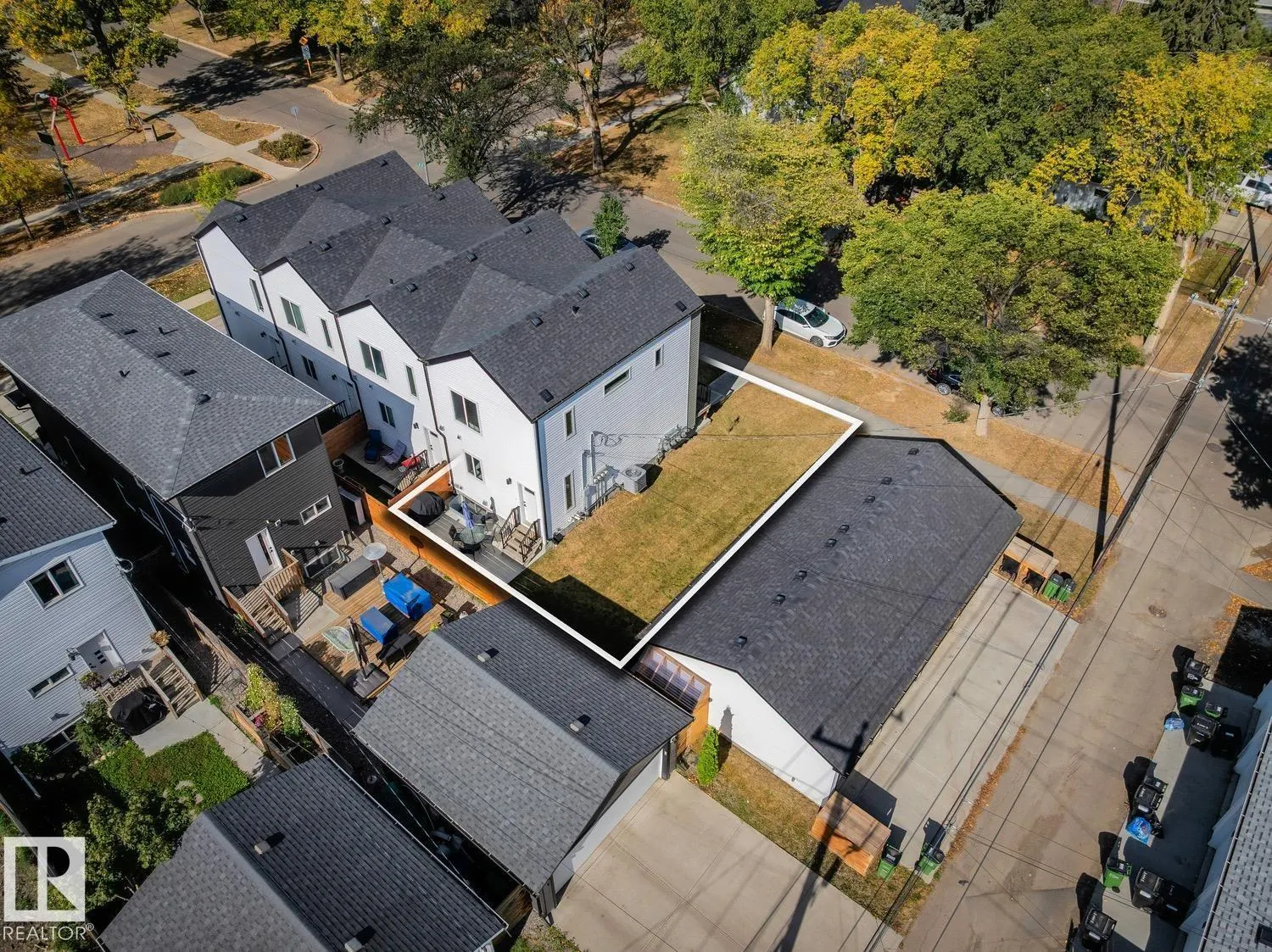 12311 121 AV NW